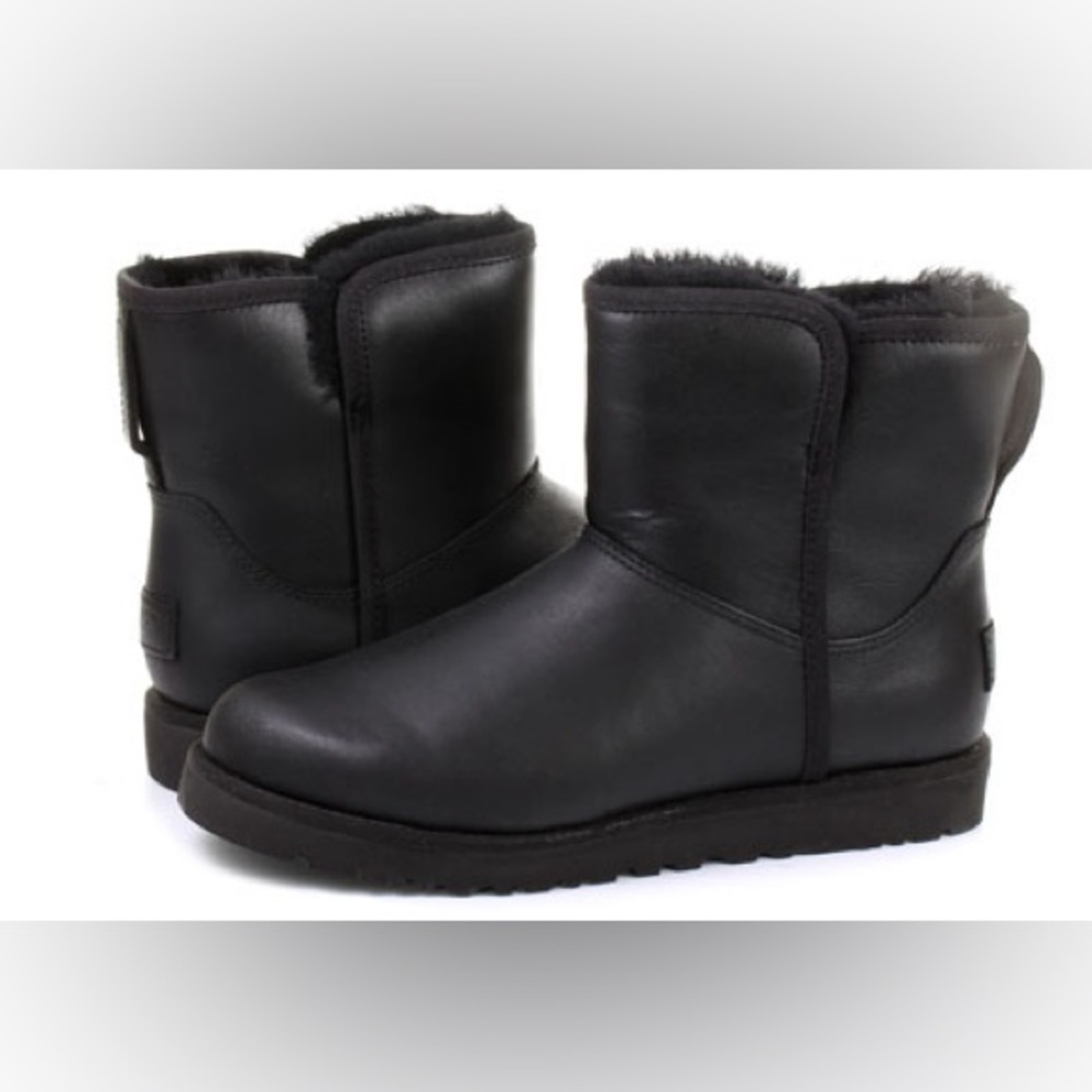 Ugg Women’s Black Cory Leather Boots Size 7